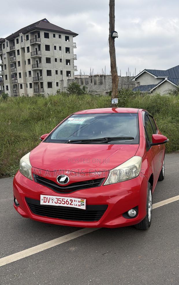 Toyota Vitz 1.3 AWD 5dr 2012 Red