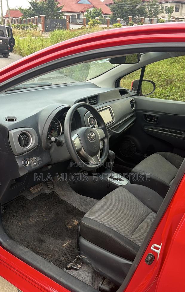 Toyota Vitz 1.3 AWD 5dr 2012 Red