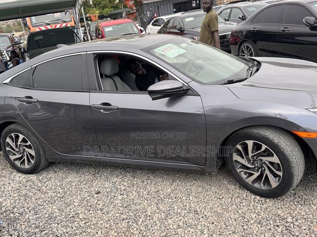 Honda Civic EX Sedan 2018 Gray