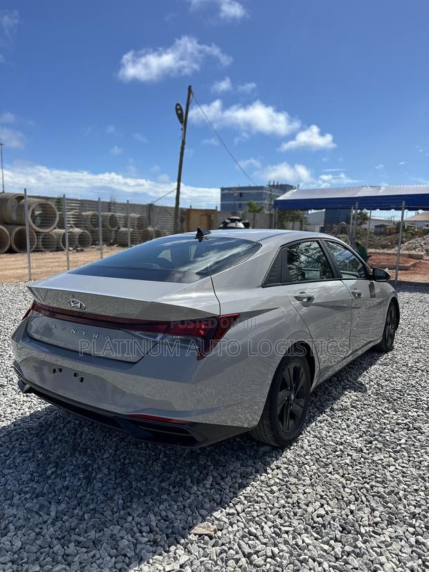 Hyundai Elantra 2021 Gray