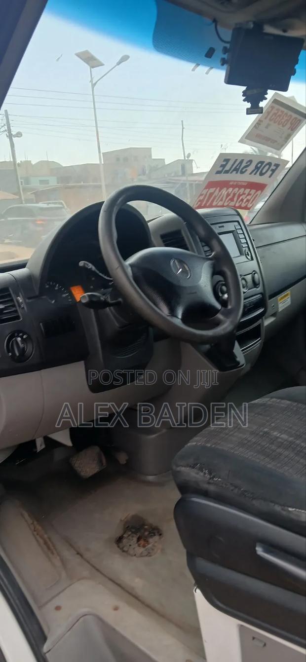 Mercedes-Benz 2524 2016 White