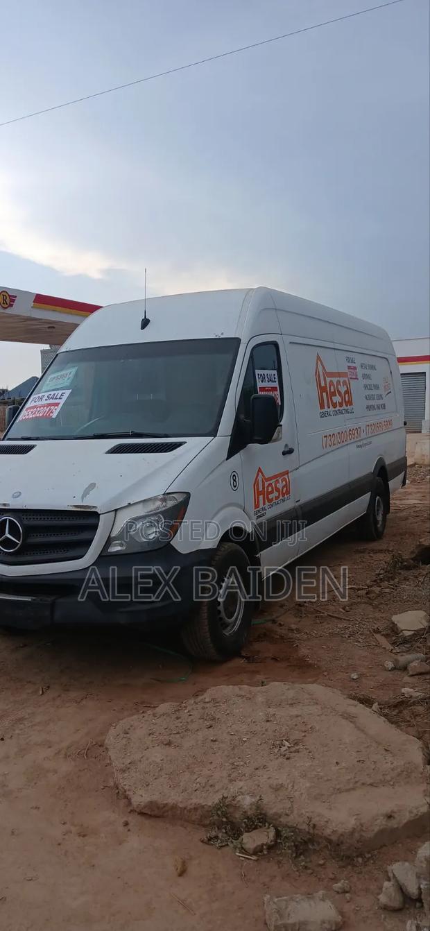 Mercedes-Benz 2524 2016 White