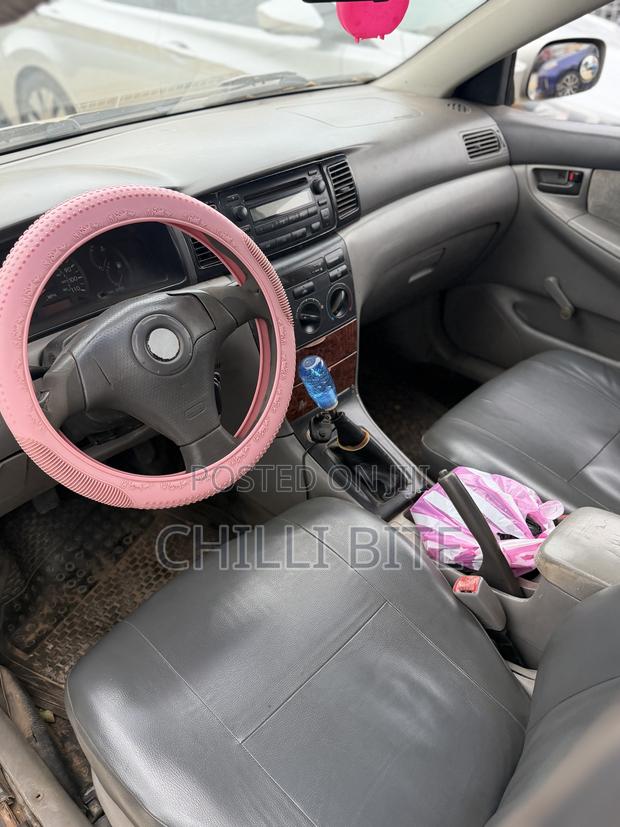 Toyota Corolla LE 2007 Yellow