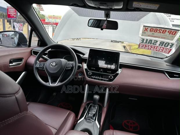 Toyota Corolla Cross XLE 4WD 2024 Gray