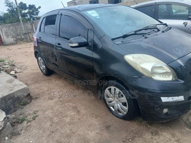 Toyota Vitz 1.0 FWD 3dr 2010 Black