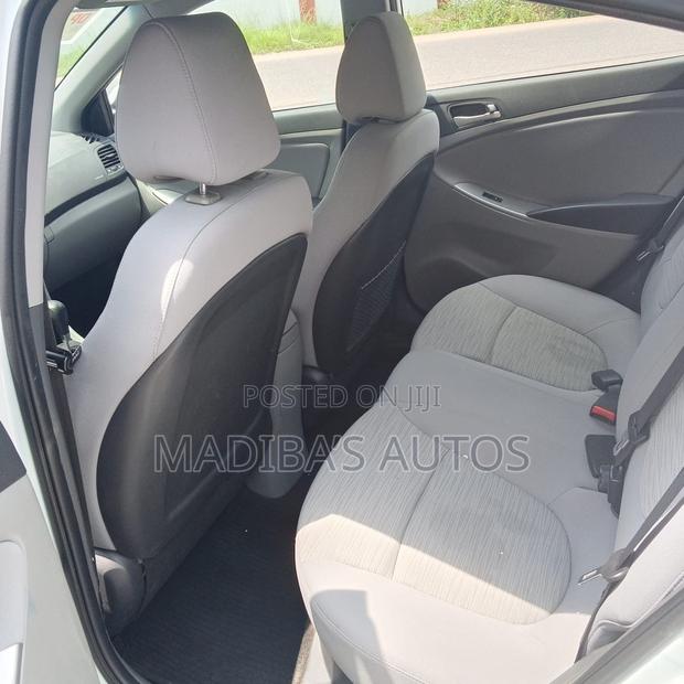 Hyundai Accent SE Sedan 2017 White