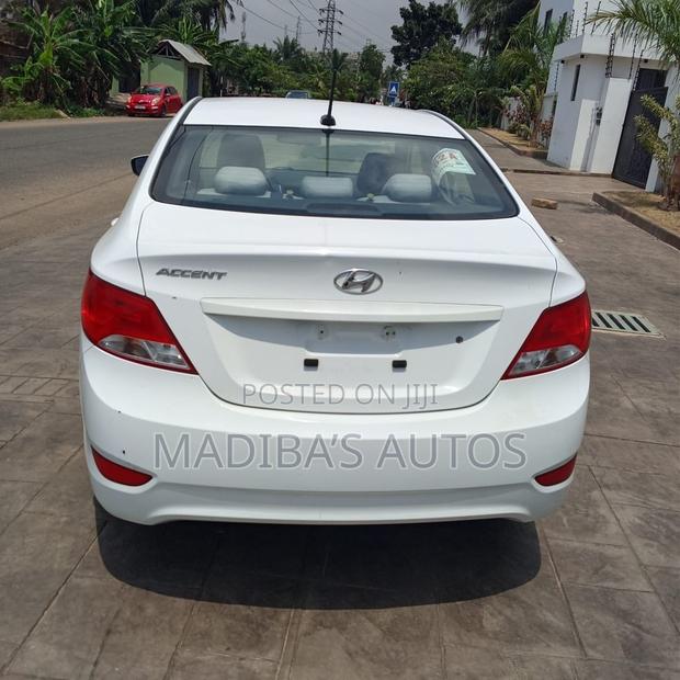 Hyundai Accent SE Sedan 2017 White