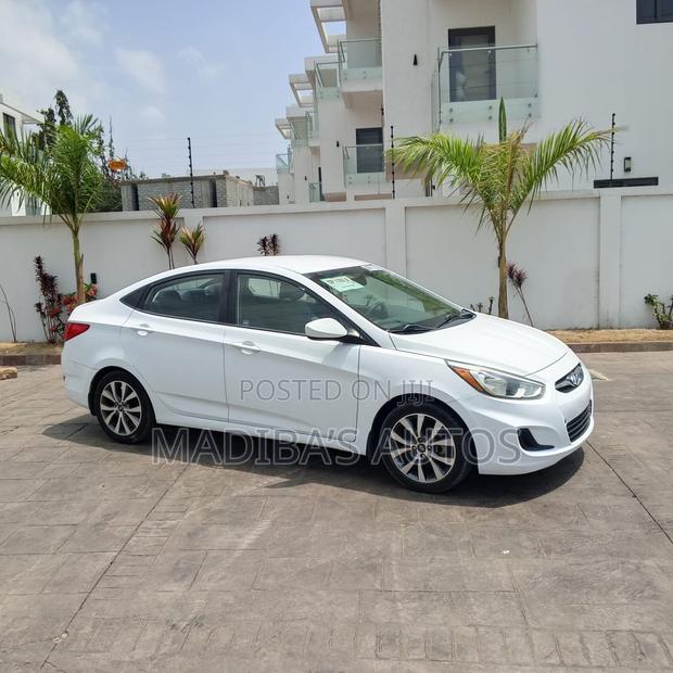 Hyundai Accent SE Sedan 2017 White