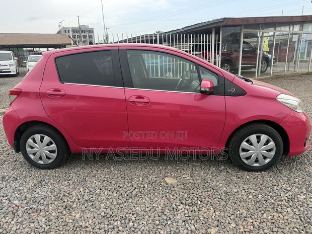 Toyota Vitz 1.3 FWD 3dr 2012 Pink