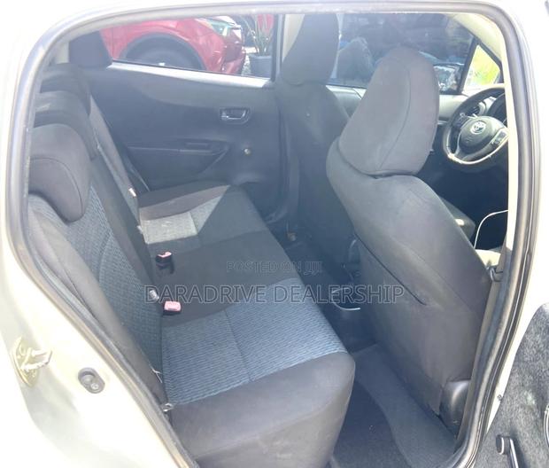 Toyota Yaris 2012 Silver