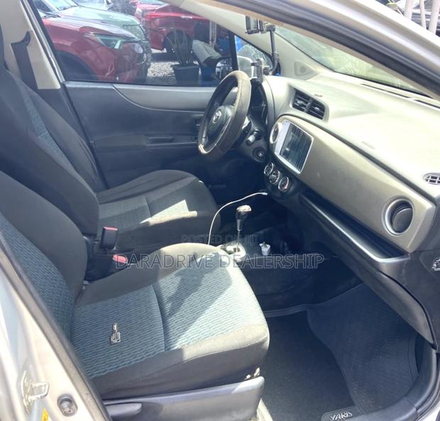 Toyota Yaris 2012 Silver