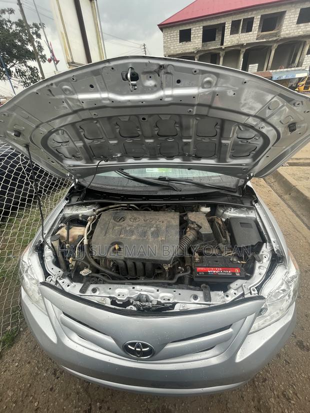 Toyota Corolla 2012 Silver