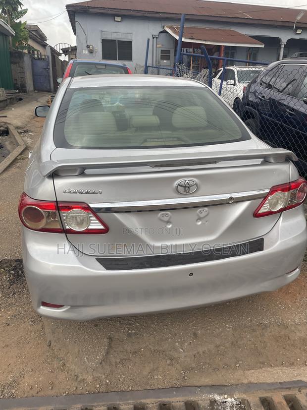 Toyota Corolla 2012 Silver