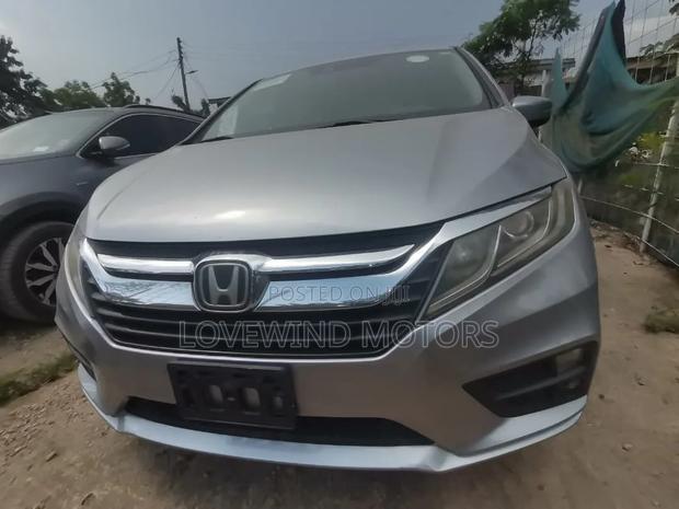 Honda Odyssey 2.4 G 4WD 2019 Silver