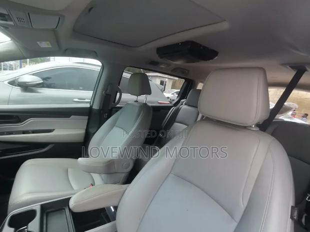 Honda Odyssey 2.4 G 4WD 2019 Silver