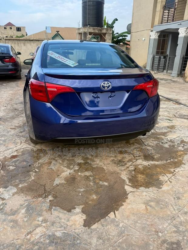 Toyota Corolla 2016 Blue