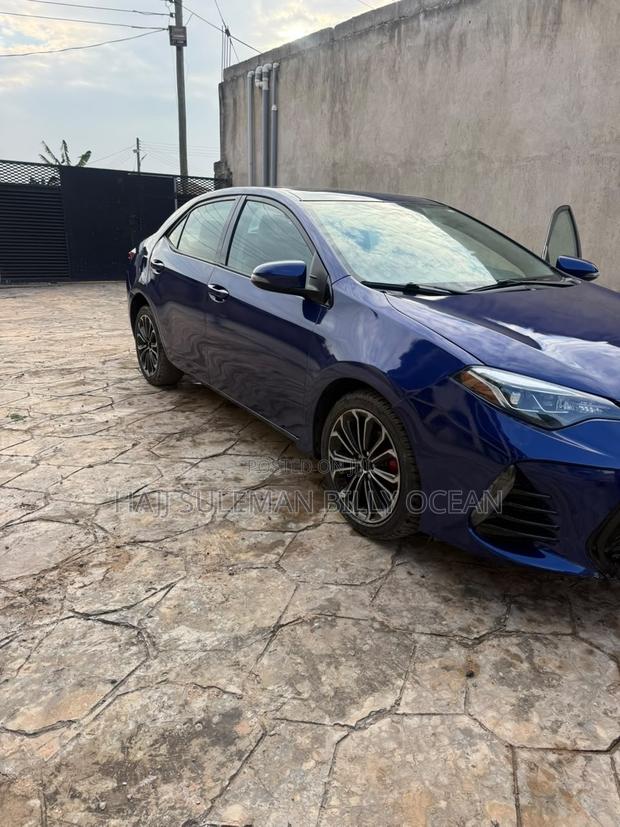 Toyota Corolla 2016 Blue