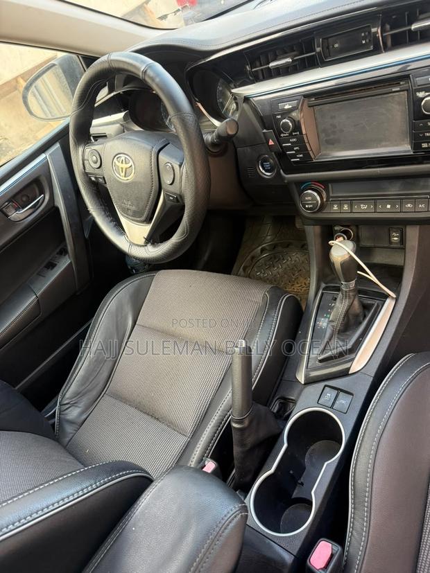 Toyota Corolla 2016 Blue