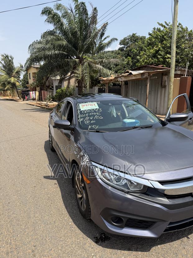 Honda Civic EX Sedan 2018 Gray