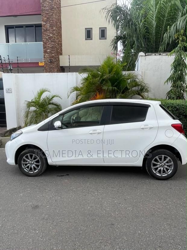 Toyota Vitz 2015 White