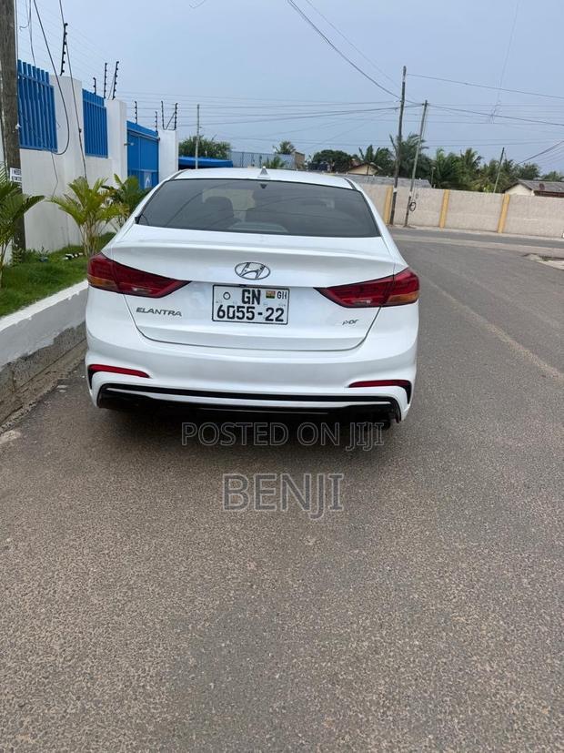 Hyundai Elantra 2018 White