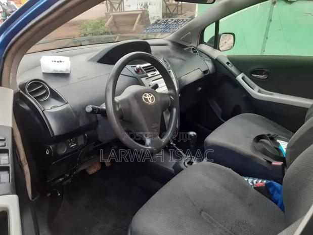 Toyota Vitz 1.5 FWD 3dr 2010 Blue