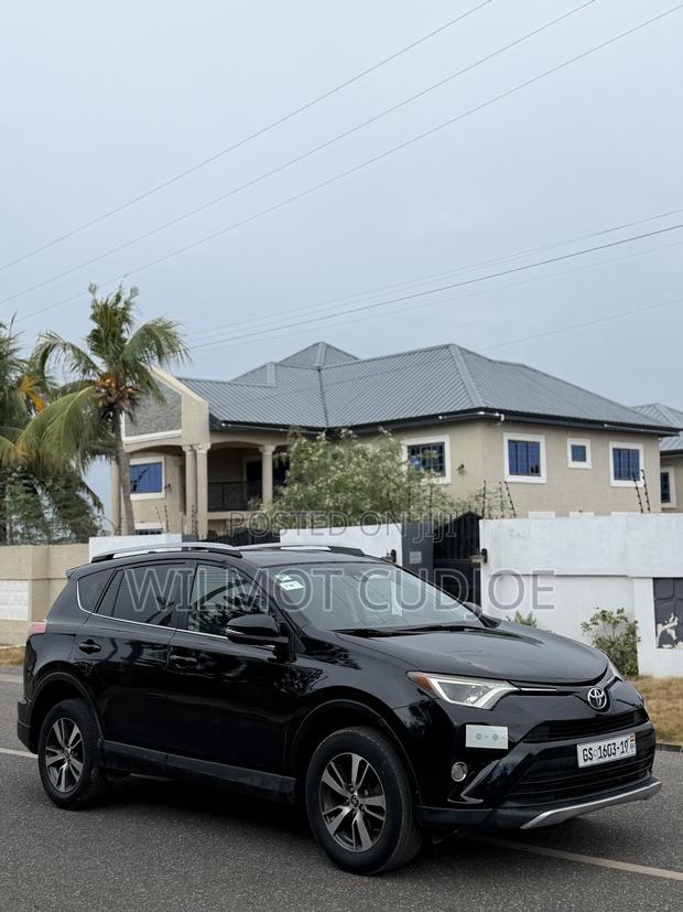 Toyota RAV4 XLE AWD (2.5L 4cyl 6A) 2017 Black