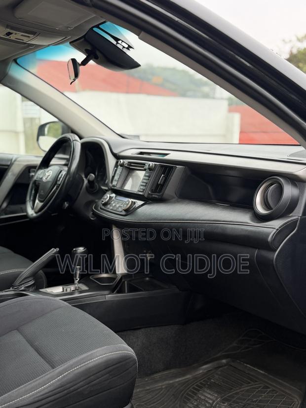 Toyota RAV4 XLE AWD (2.5L 4cyl 6A) 2017 Black