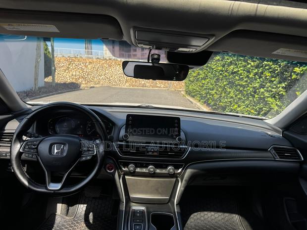 Honda Accord Touring 2.0T 2022 White