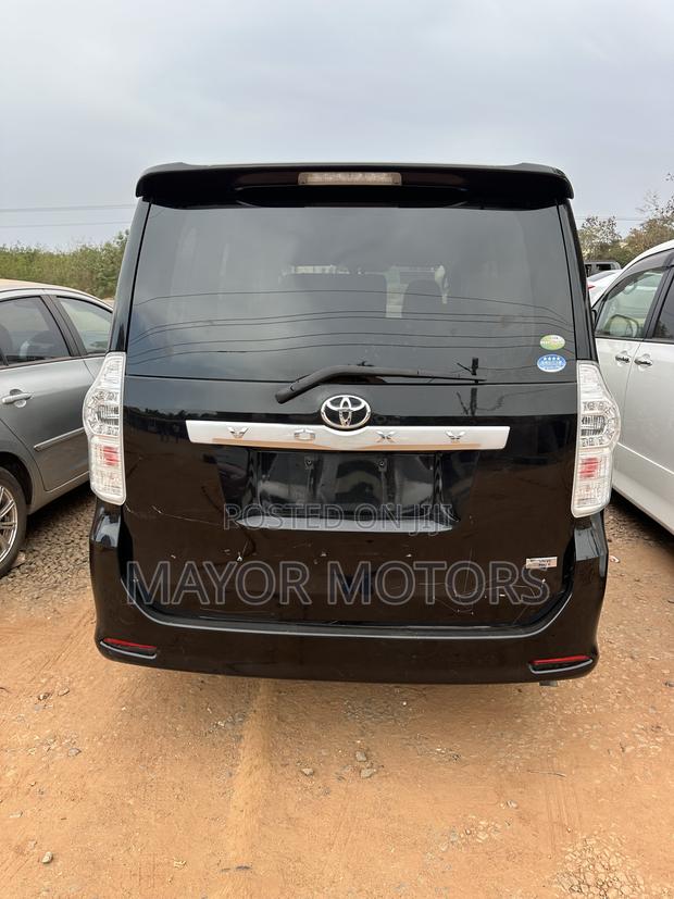 Toyota Voxy X L Edition 2WD 8-Seater 2013 Black