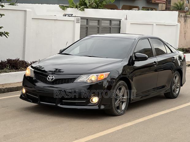 Toyota Camry SE 4dr Sedan (2.5L 4cyl 6A) 2014 Black