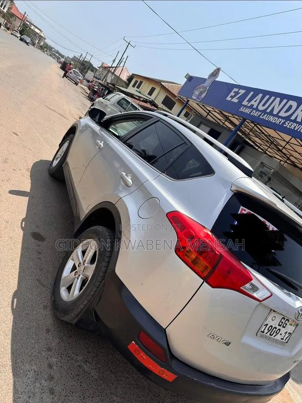 Toyota RAV4 LE 4dr SUV (2.5L 4cyl 6A) 2014 Silver
