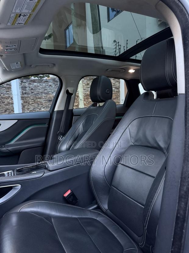 Jaguar F-Pace 35t R-Sport 2017 Black