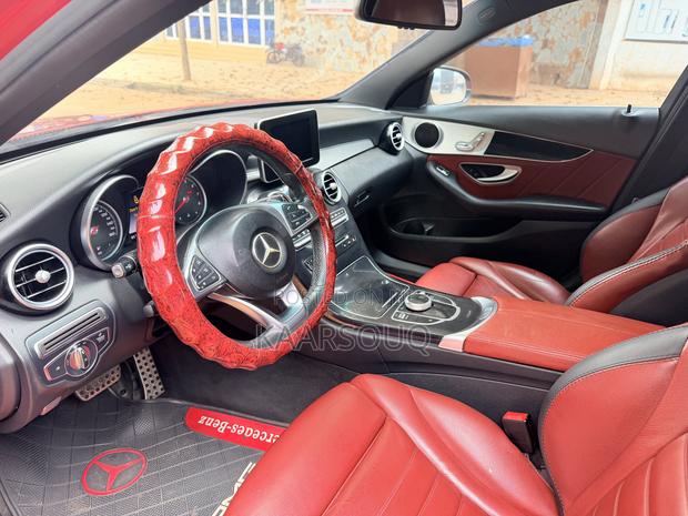 Mercedes-Benz C300 2018 Red