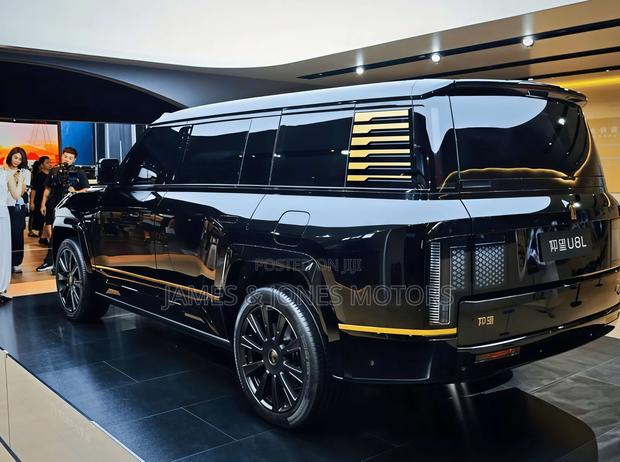 New BYD Yangwang U8 Luxury Edition 2026 Black