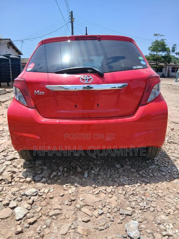 Toyota Vitz 1.0 FWD 5dr 2013 Red