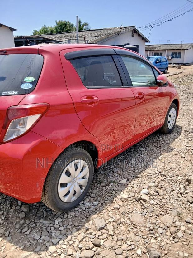 Toyota Vitz 1.0 FWD 5dr 2013 Red