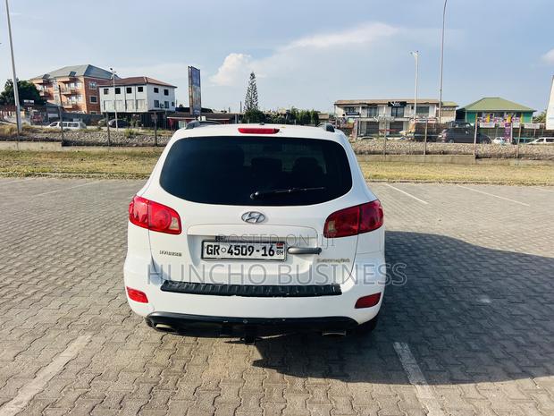 Hyundai Santa Fe 2010 White