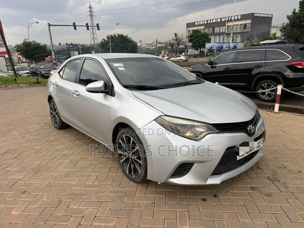 Toyota Corolla LE 4dr Sedan (1.8L 4cyl CVT) 2015 Silver