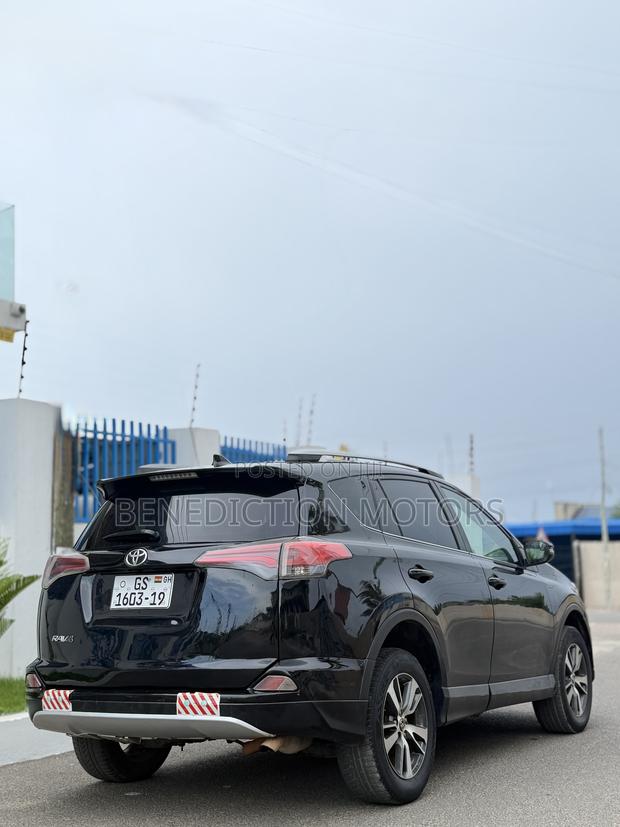 Toyota RAV4 XLE 4dr SUV AWD (2.5L 4cyl 6A) 2018 Black