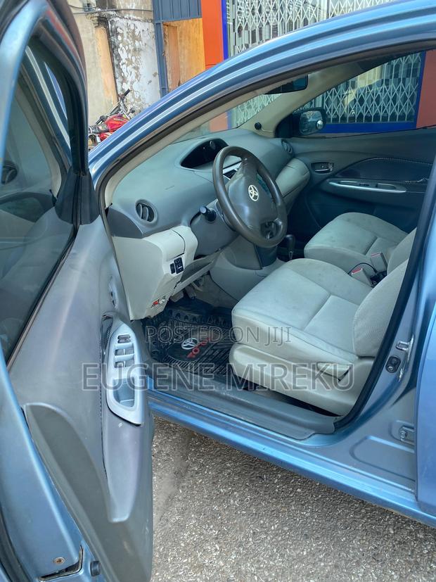 Toyota Belta 2010 Blue