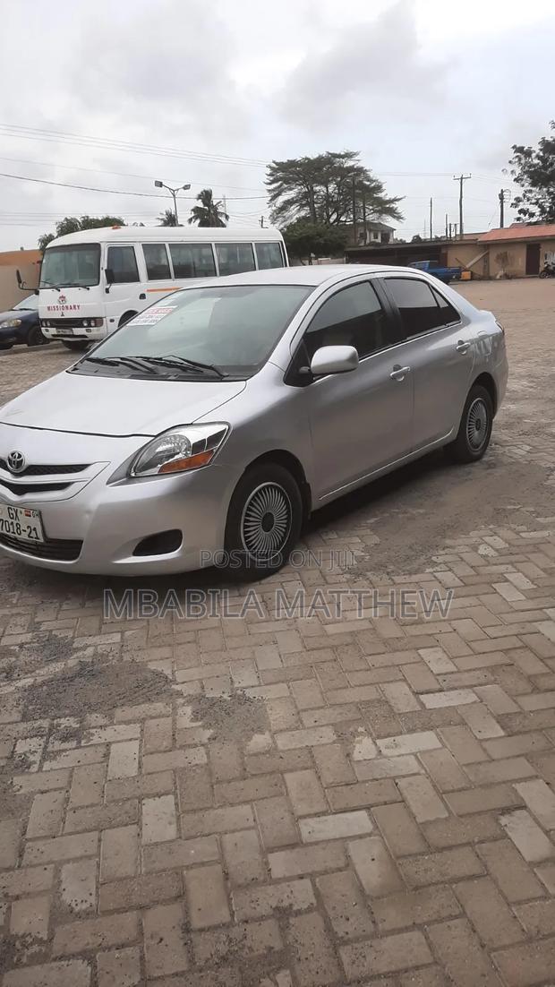 Toyota Belta 2010 Silver