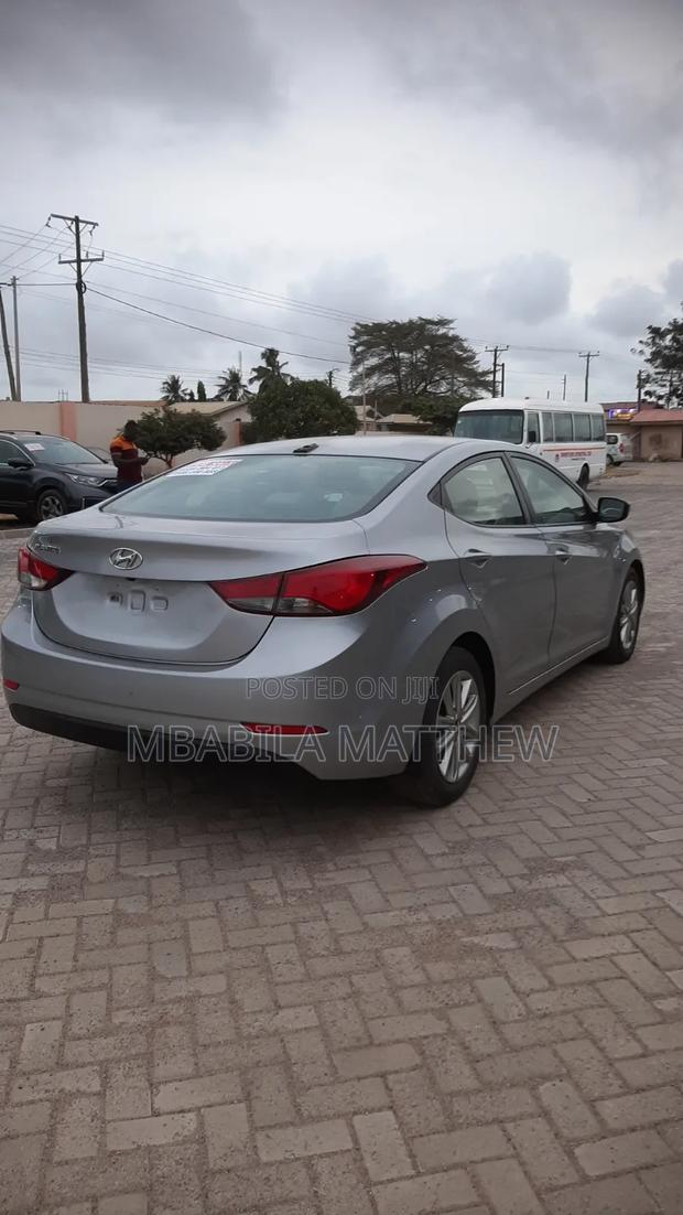 Hyundai Elantra 2016 Silver