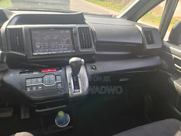 Honda Stepwgn 2011 Black