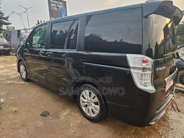 Honda Stepwgn 2011 Black