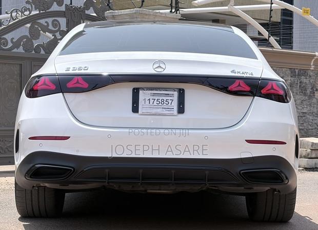 Mercedes-Benz E300 2024