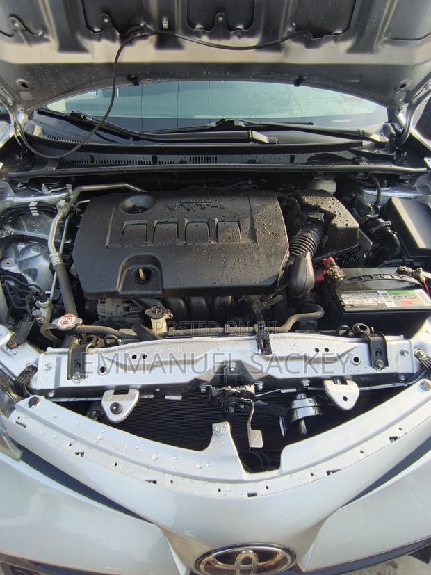 Toyota Corolla LE 4dr Sedan (1.8L 4cyl CVT) 2017 Silver
