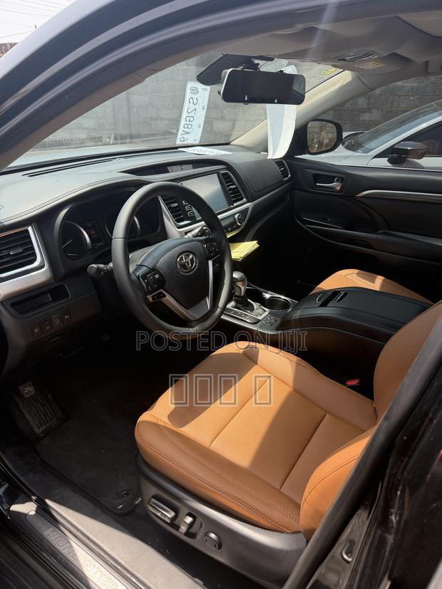Toyota Highlander XLE 2019 Black