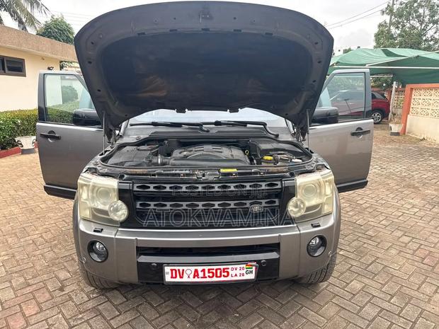 Land Rover Discovery 2010 Silver