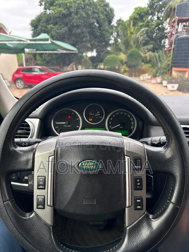 Land Rover Discovery 2010 Silver